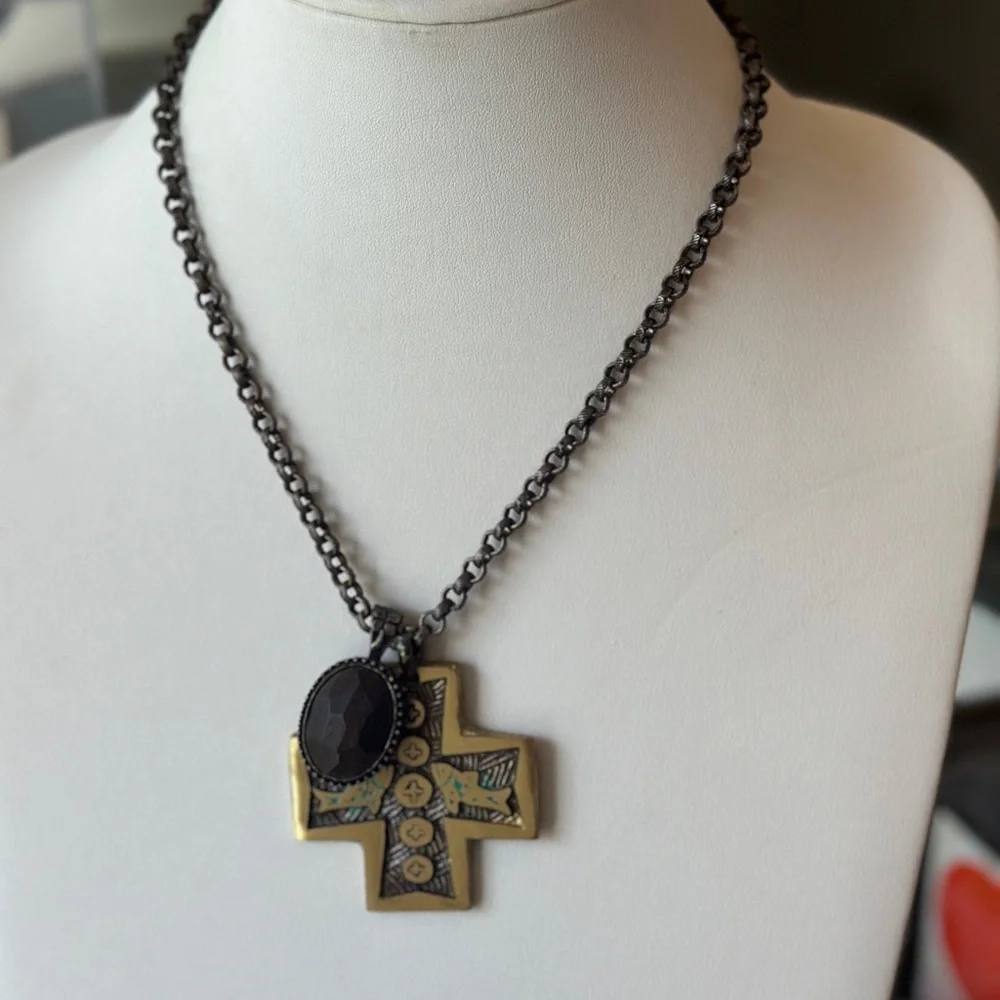 Vintage chunky Cross Pendant Necklace